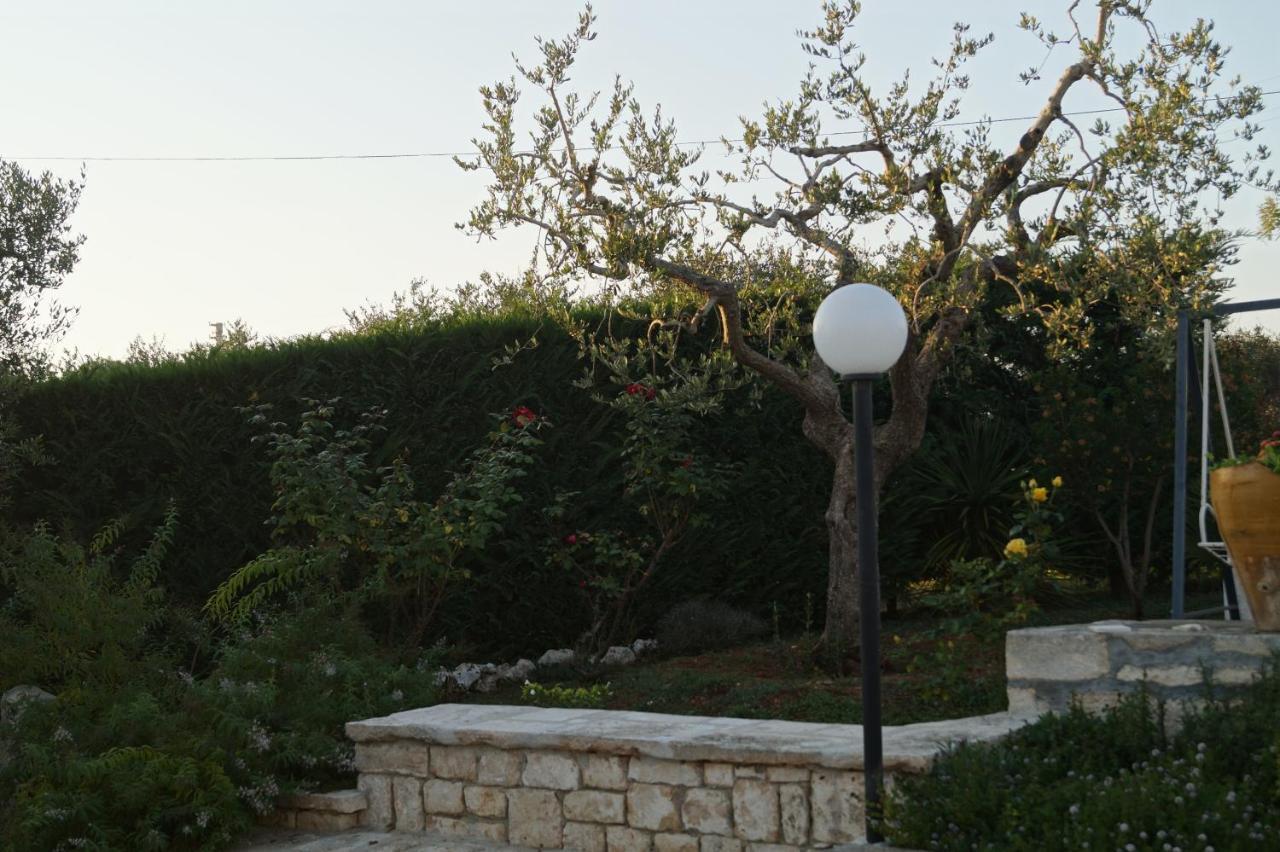La Casa Del Nonno Bed & Breakfast Alberobello Eksteriør bilde